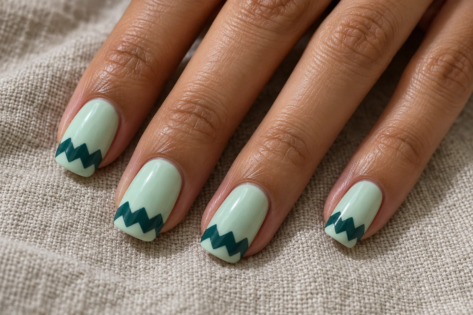 Teal Zigzag Edge geometric nail art design